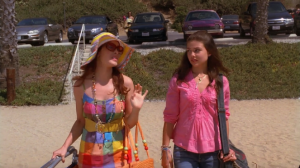Sara and Jessica are sent by their parents to the beach, where Sara keeps her hopes up for a Wilde sighting
